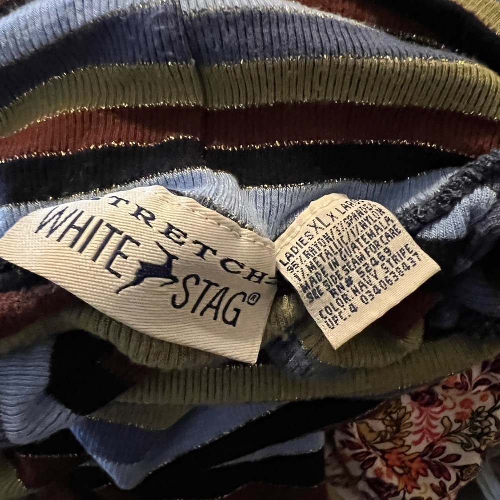 ⭐️ 3 For $15 White Stag Striped Sleeveless Turtleneck - Picture 4 of 4